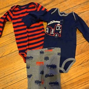 Carter’s boys 9 month clothing set